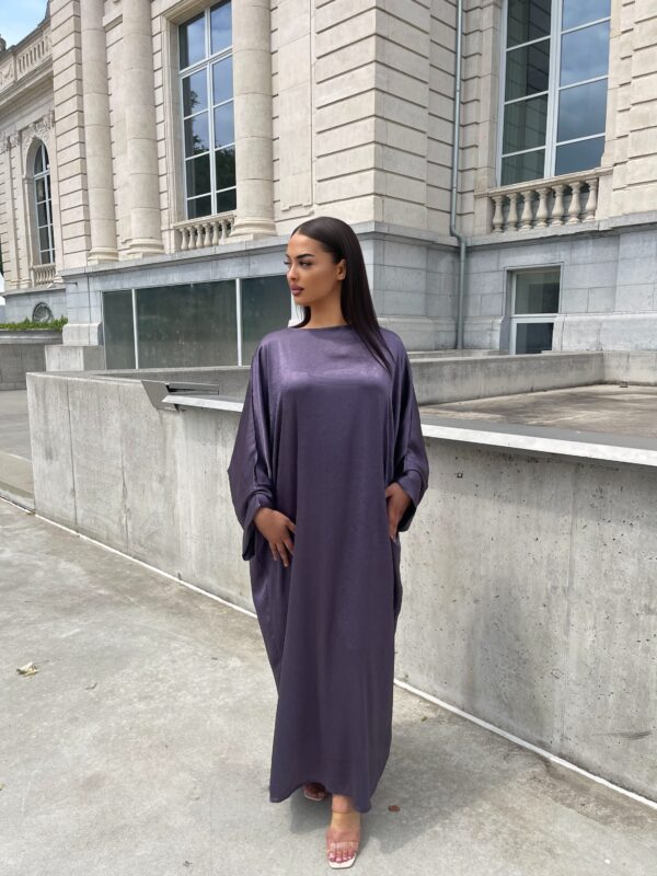 Robe satiné 
Émirat