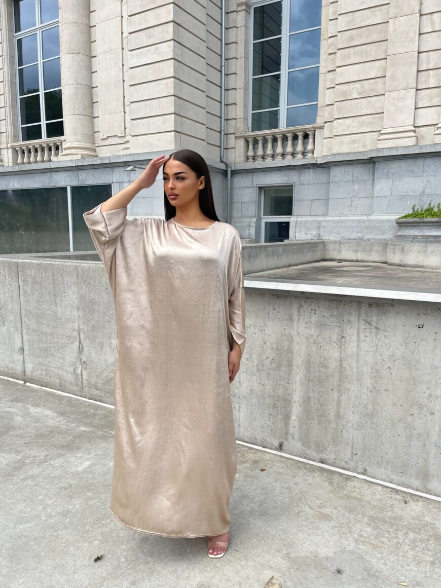 Robe satiné 
Émirat – Image 2
