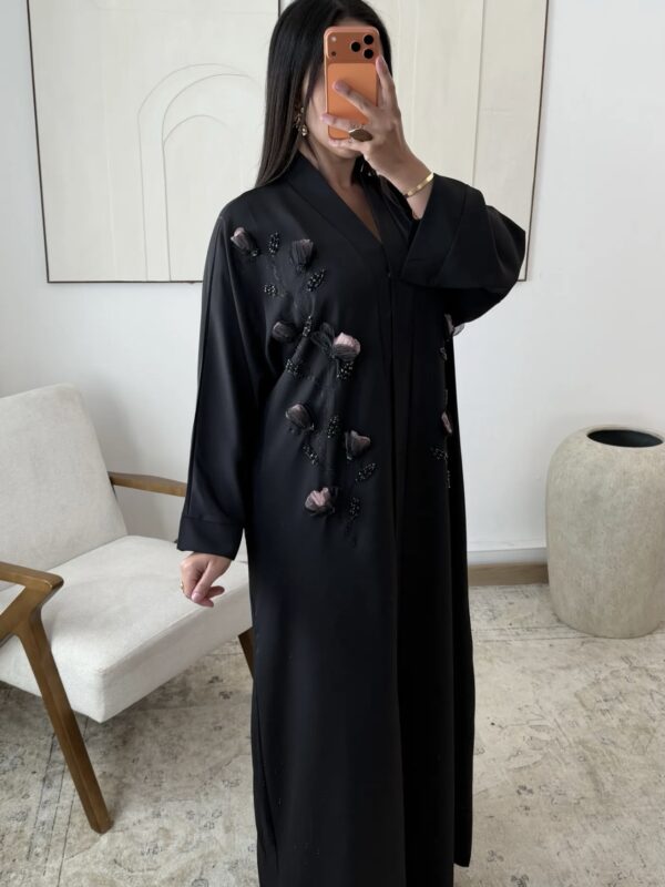 Abaya Saloua ( dispo dès le 19/03)