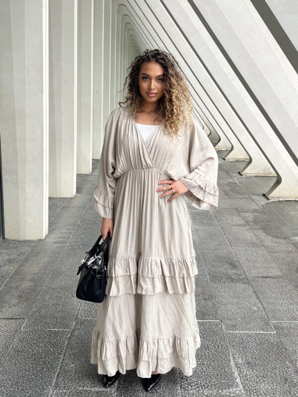 Robe Leslie
