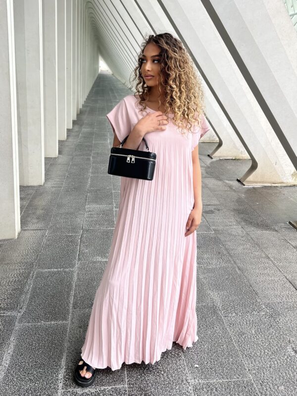 Robe Amira