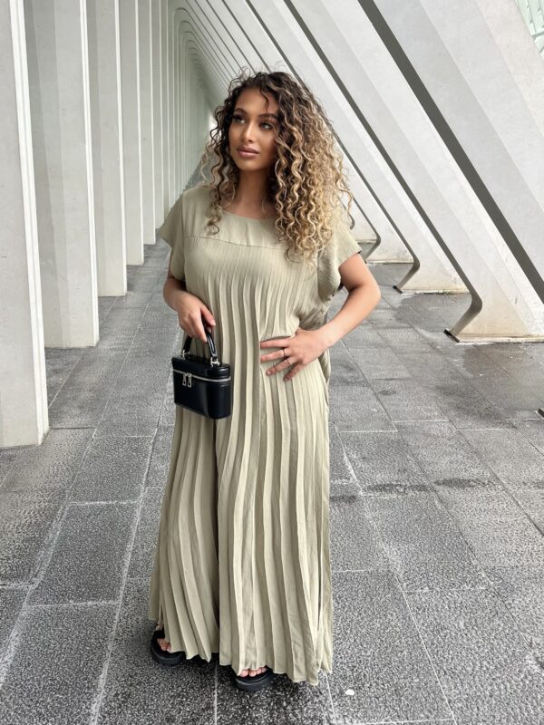 Robe Amira